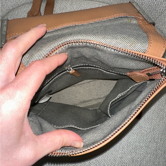 Vince Camuto Tan leather backpack purse w dustbag - Picture 4 of 9